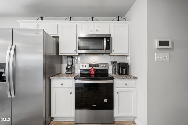 75 Falling Leaf Lane, Benson, NC 27504