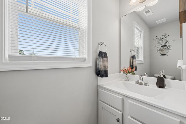 75 Falling Leaf Lane, Benson, NC 27504