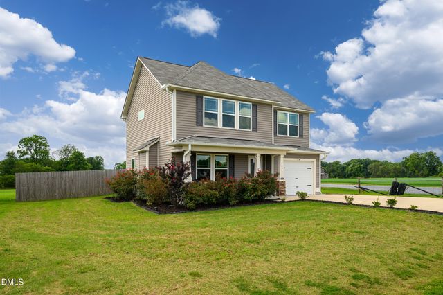 75 Falling Leaf Lane, Benson, NC 27504
