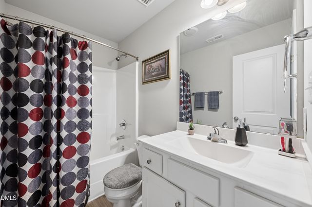 75 Falling Leaf Lane, Benson, NC 27504