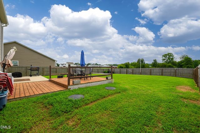 75 Falling Leaf Lane, Benson, NC 27504