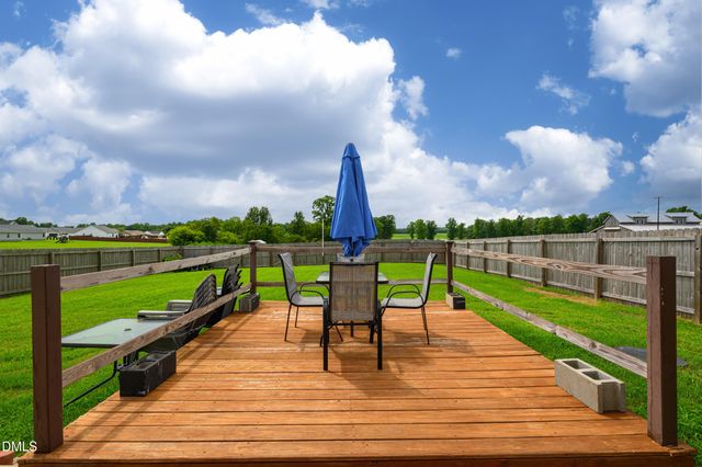 75 Falling Leaf Lane, Benson, NC 27504