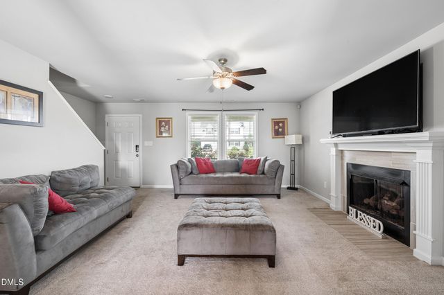 75 Falling Leaf Lane, Benson, NC 27504