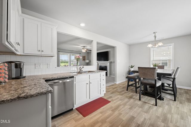 75 Falling Leaf Lane, Benson, NC 27504