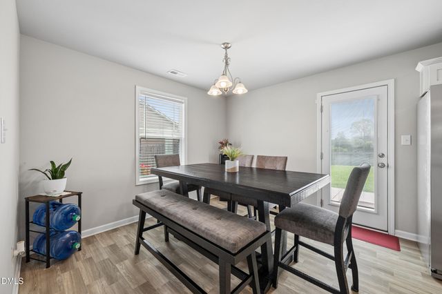 75 Falling Leaf Lane, Benson, NC 27504