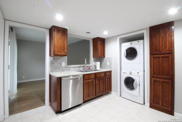 14122 Churchill Estates Blvd Apt 1602, San Antonio, TX 78248
