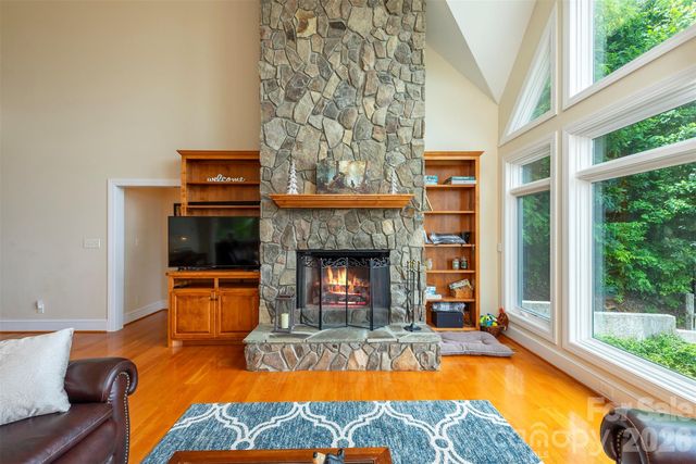 301 Oak Winds Drive, Old Fort, NC 28762