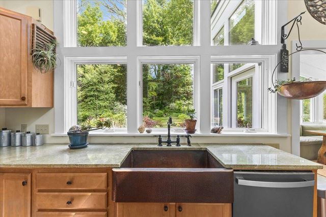 1954 Texas Hill Road, Hinesburg, VT 05461