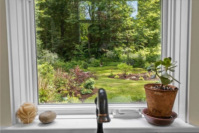 1954 Texas Hill Road, Hinesburg, VT 05461