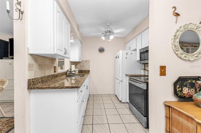 546 CIRCLEWOOD DRIVE P3-4, Venice, FL 34293