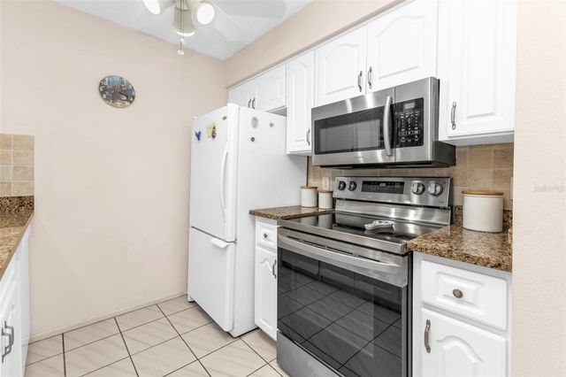 546 CIRCLEWOOD DRIVE P3-4, Venice, FL 34293