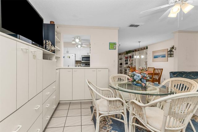 546 CIRCLEWOOD DRIVE P3-4, Venice, FL 34293