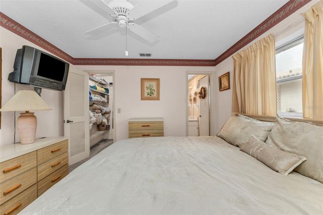 546 CIRCLEWOOD DRIVE P3-4, Venice, FL 34293