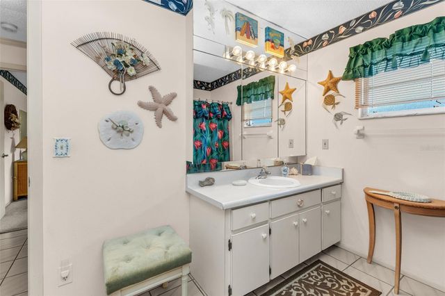 546 CIRCLEWOOD DRIVE P3-4, Venice, FL 34293