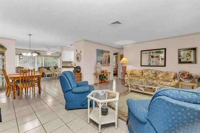 546 CIRCLEWOOD DRIVE P3-4, Venice, FL 34293