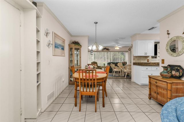 546 CIRCLEWOOD DRIVE P3-4, Venice, FL 34293