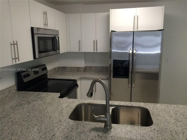 9143 SW 77 AV B107, Miami, FL 33156