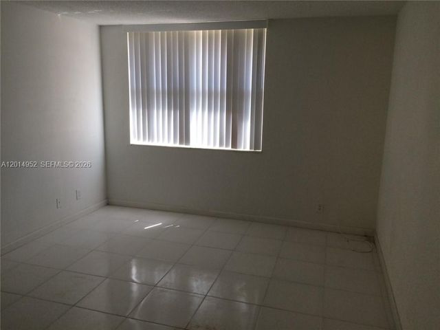 9143 SW 77 AV B107, Miami, FL 33156
