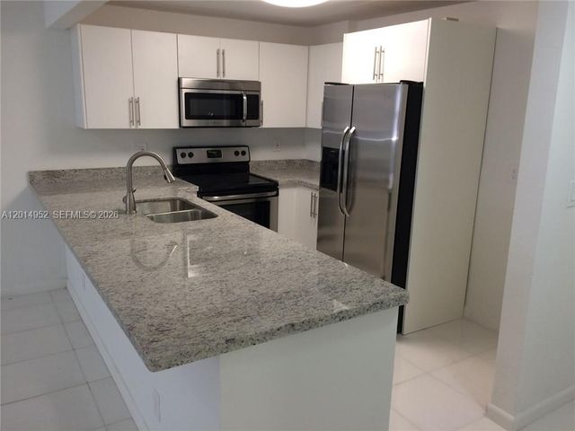 9143 SW 77 AV B107, Miami, FL 33156