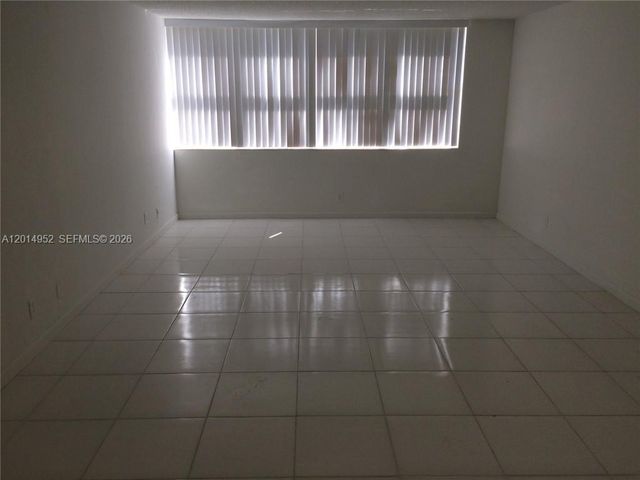 9143 SW 77 AV B107, Miami, FL 33156
