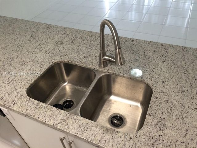 9143 SW 77 AV B107, Miami, FL 33156