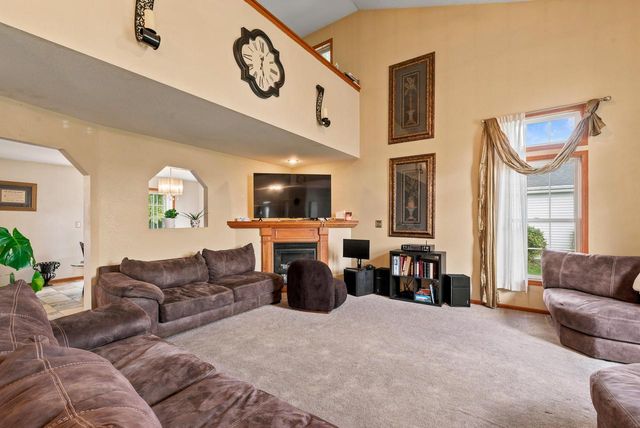 1215 Elm STREET, Hartford, WI 53027