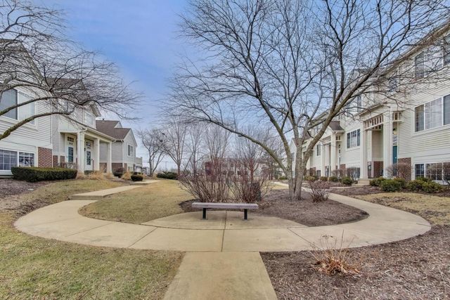 2427 Daybreak Court, Elgin, IL 60123