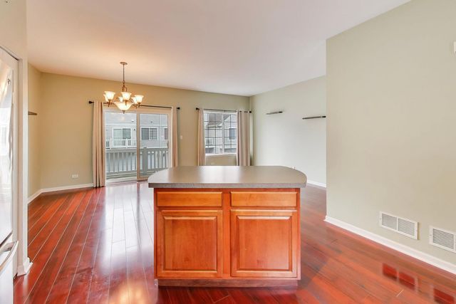 2427 Daybreak Court, Elgin, IL 60123