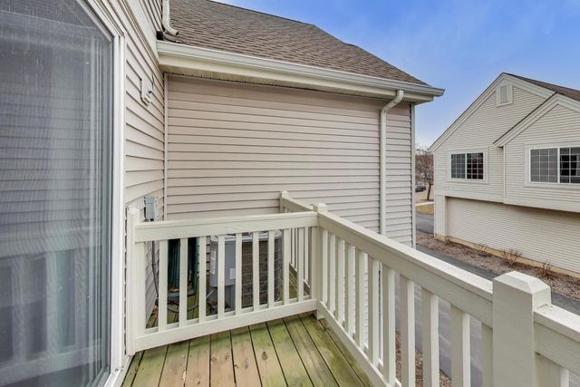 2427 Daybreak Court, Elgin, IL 60123