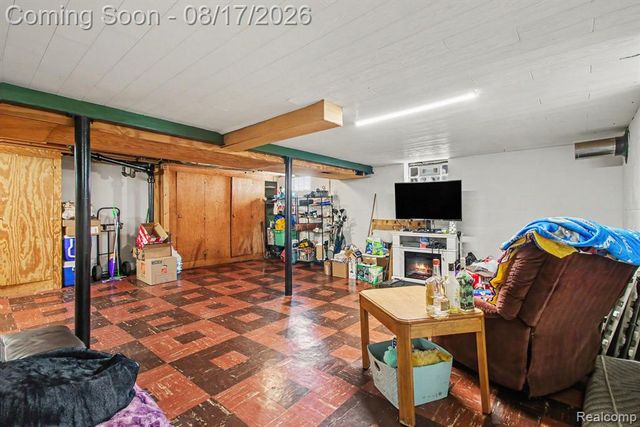 26686 Southwestern Highway, Redford, MI 48239
