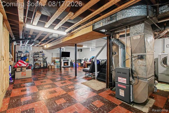 26686 Southwestern Highway, Redford, MI 48239