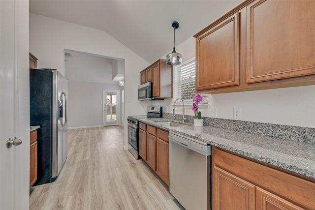 202 Oxford Loop, Princeton, TX 75407