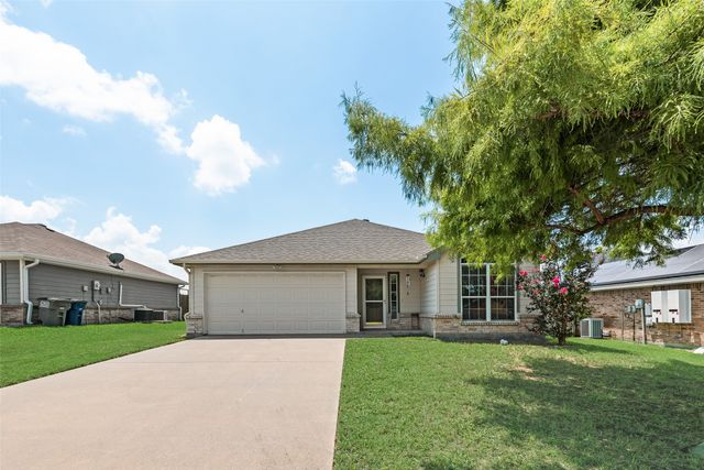 202 Oxford Loop, Princeton, TX 75407