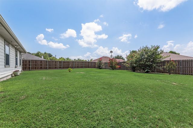 202 Oxford Loop, Princeton, TX 75407
