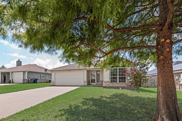 202 Oxford Loop, Princeton, TX 75407