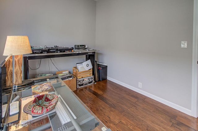 2502 Harvey St, Knoxville, TN 37917