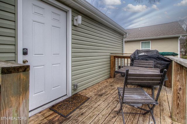 2502 Harvey St, Knoxville, TN 37917