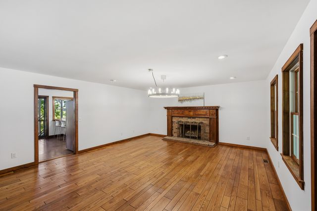55 Bell Ln, Paris, TN 38242