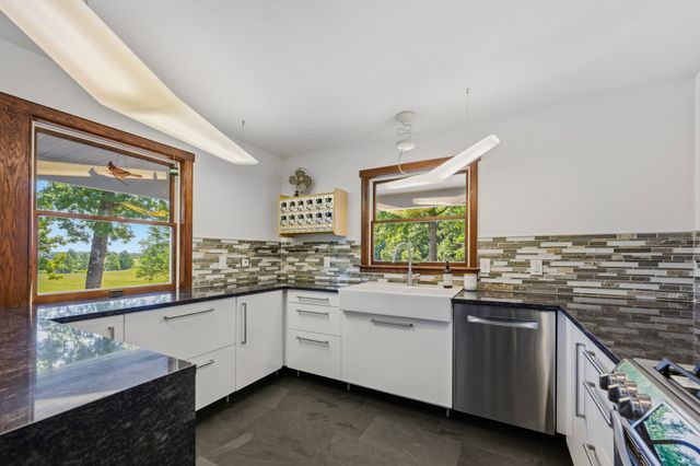 55 Bell Ln, Paris, TN 38242