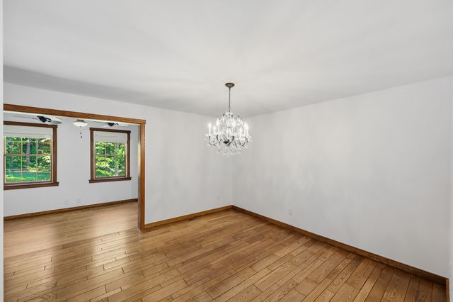55 Bell Ln, Paris, TN 38242