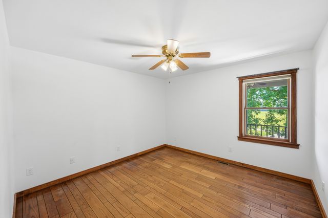 55 Bell Ln, Paris, TN 38242