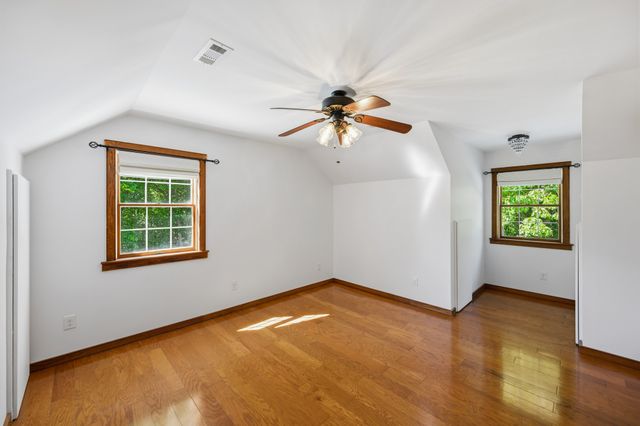 55 Bell Ln, Paris, TN 38242