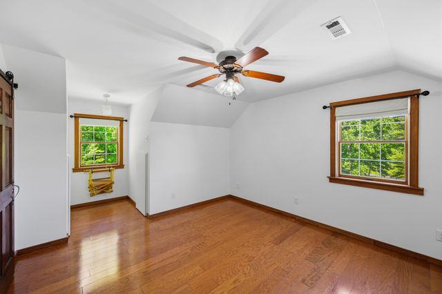 55 Bell Ln, Paris, TN 38242