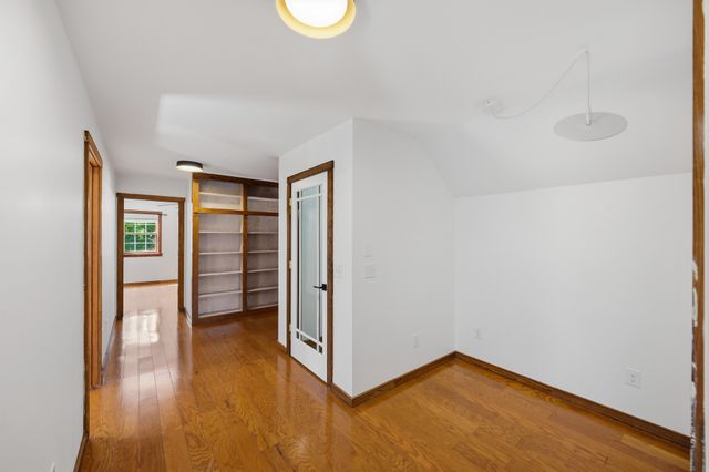 55 Bell Ln, Paris, TN 38242