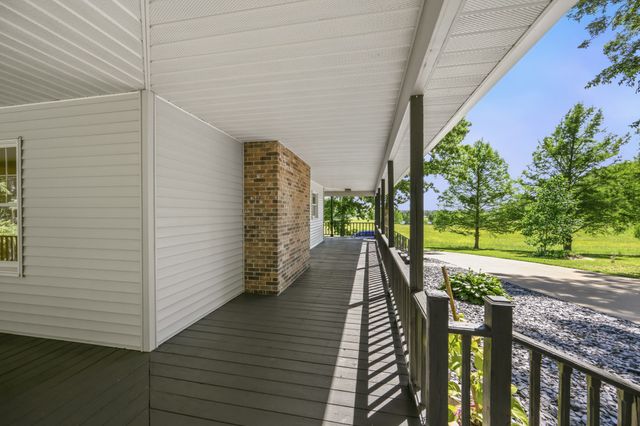 55 Bell Ln, Paris, TN 38242
