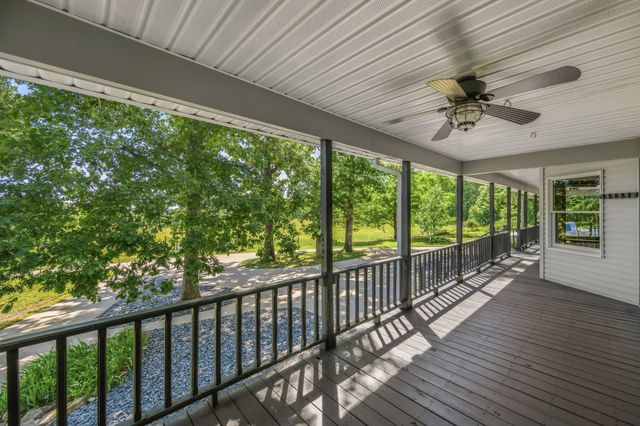 55 Bell Ln, Paris, TN 38242