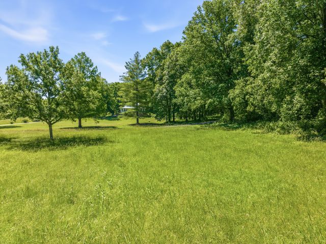55 Bell Ln, Paris, TN 38242