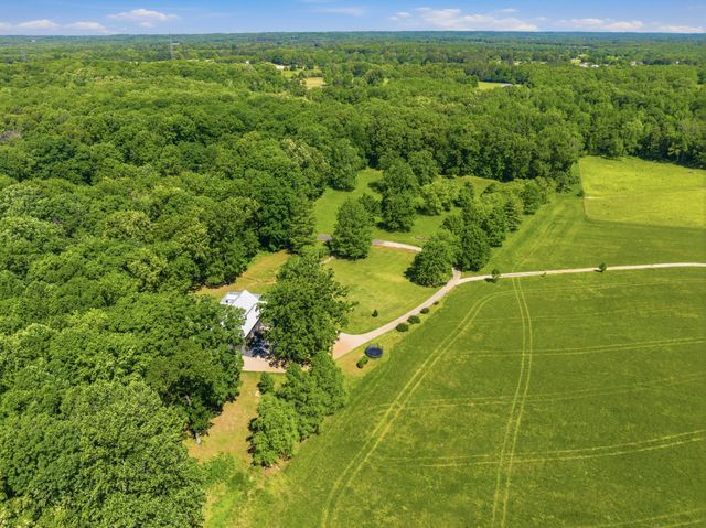 55 Bell Ln, Paris, TN 38242