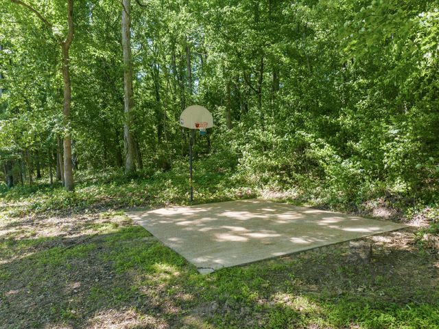 55 Bell Ln, Paris, TN 38242