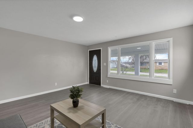 14 Wesley Avenue, Heath, OH 43056